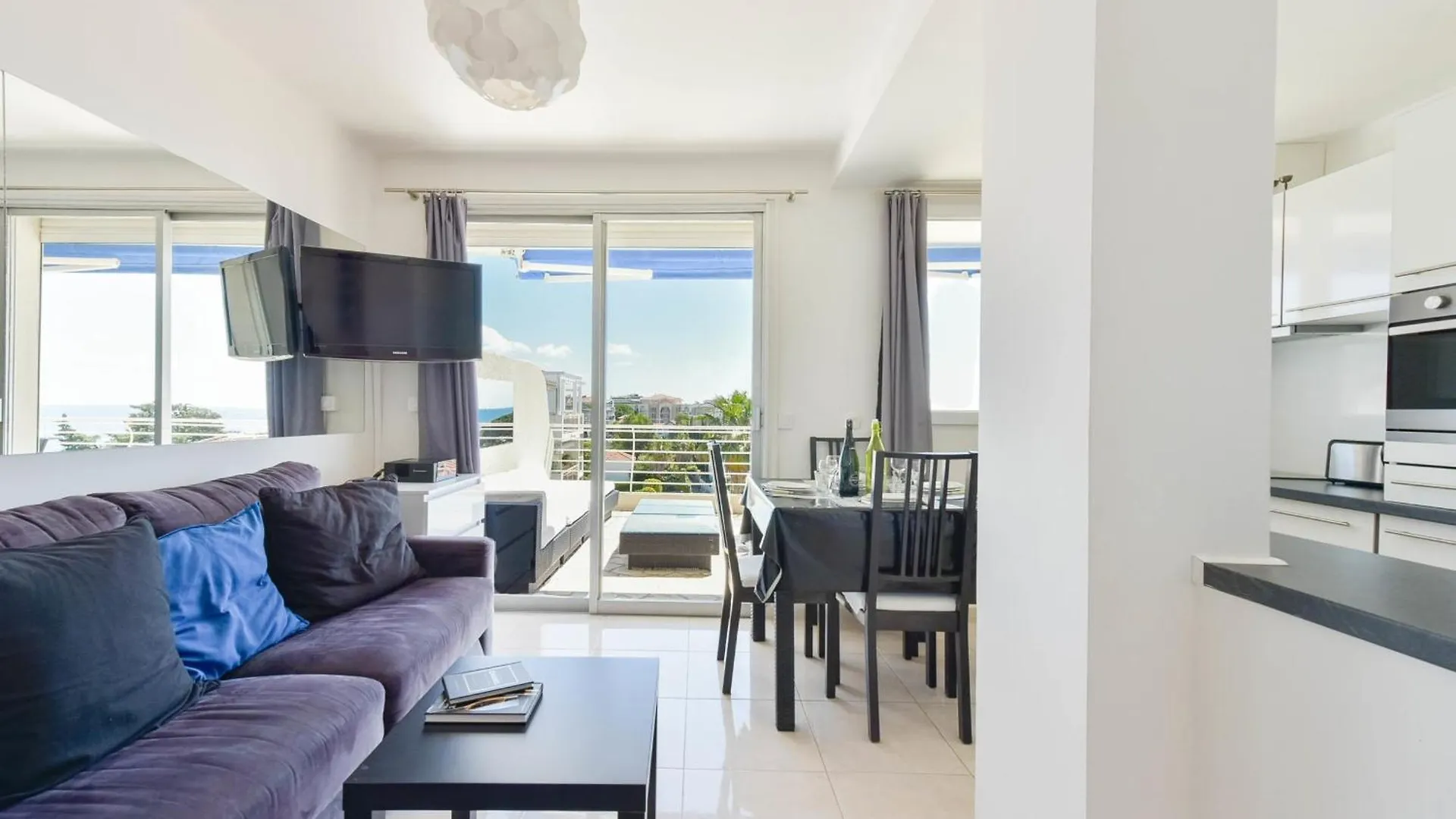 Cozy Top-Floor 2-Br Apartment Terrace And Sea View Cannes