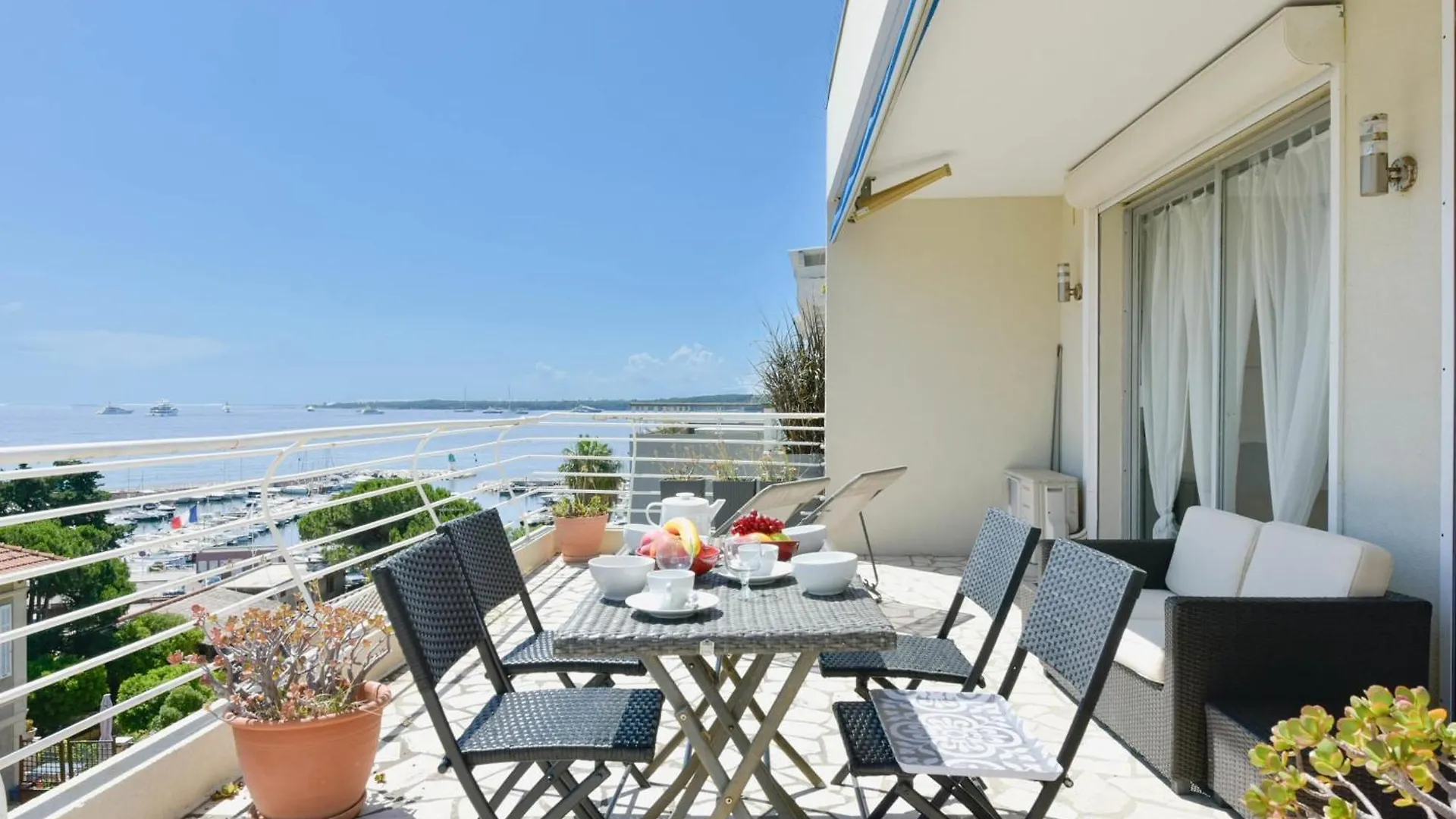 Cozy Top-Floor 2-Br Apartment Terrace And Sea View Cannes 0*,