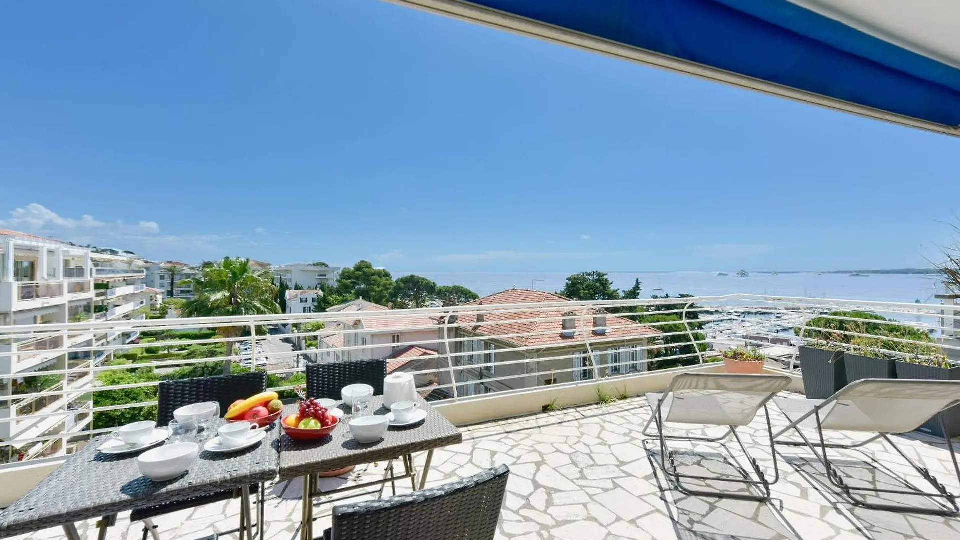 Cozy Top-Floor 2-Br Apartment Terrace And Sea View Cannes