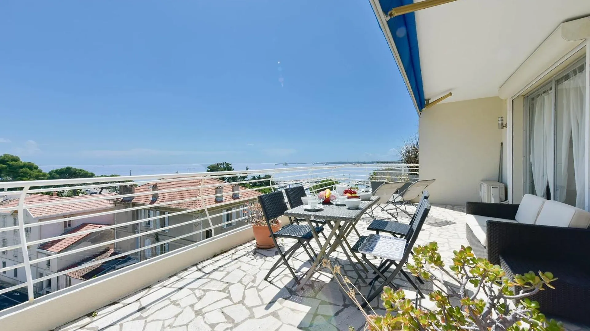 Cozy Top-Floor 2-Br Apartment Terrace And Sea View Cannes